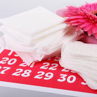 كيف أعرف متى سأبدأ بالحيض؟