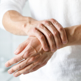 4. يقيك من الالتهابات