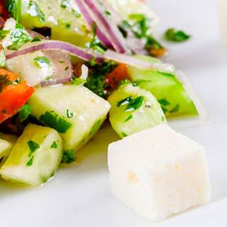 8. سلطة الفقوس