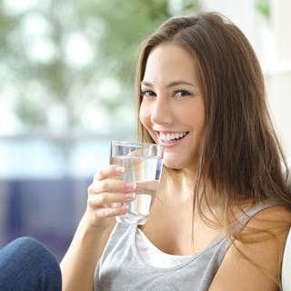 1. لا تشرب ماء كفاية