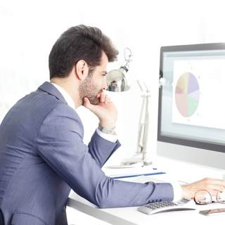 5. تجلس كثيرًا