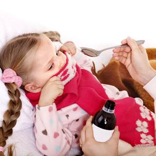 طريقة إعطاء الطفل الدواء