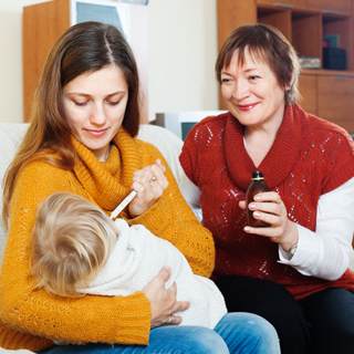 5. استعيني بأحد أفراد العائلة