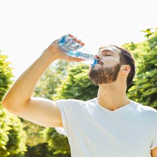 1. اصطحب المياه معك إلى كل مكان 1. اصطحب المياه معك إلى كل مكان