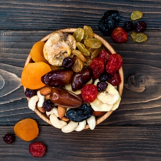 2. الفواكه المجففة