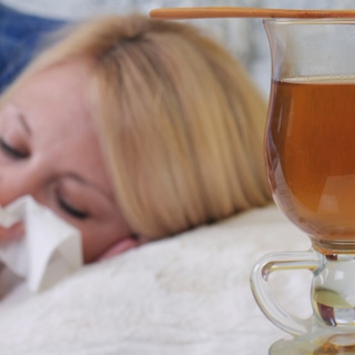 2. يخلصك من السعال