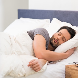 7. استمتع بساعات كافية من النوم