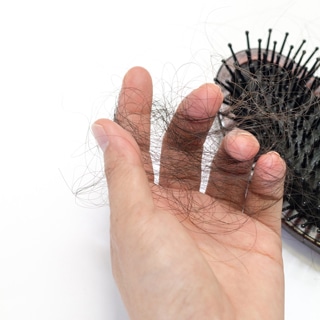 6. تساقط الشعر