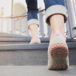 2. صعود الدرج 2. صعود الدرج