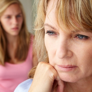  كيف تُؤثر الهرمونات على بطانة الرحم؟