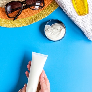 3. احمي نفسك من أشعة الشمس