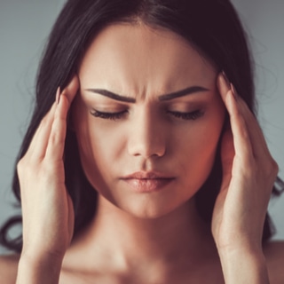 2. يُسبب الصداع