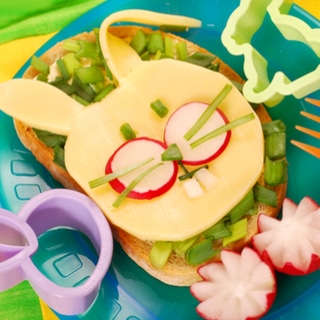 5. اجعل وقت تناول الطعام ممتعًا 5. اجعل وقت تناول الطعام ممتعًا