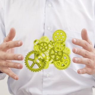 2. يُحسن عملية الهضم