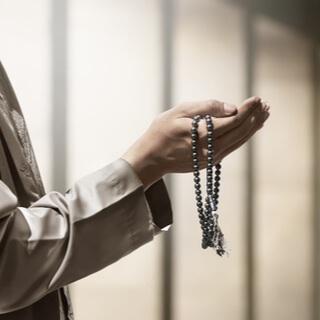 الملتزمين هم أقل إصابة بالاضطرابات النفسية