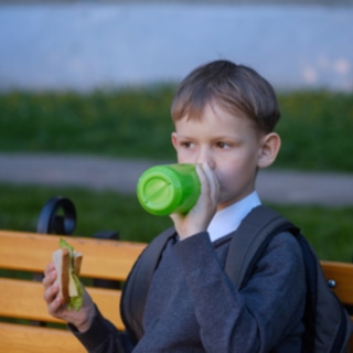 2. لا تنسي الماء