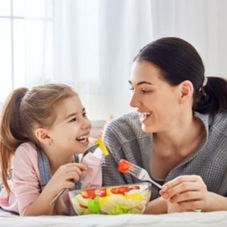 6. كوني مثالًا لطفلك