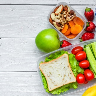 7. إذا كان لا بد من الحلويات والتسالي فالحل..