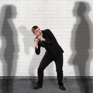 من يصاب بالفصام؟