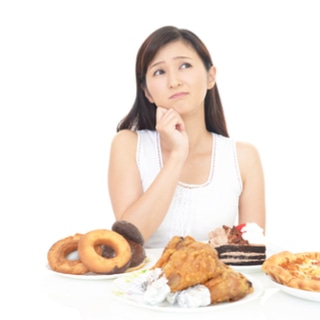 أطعمة عليك تجنبها في حالة القلق أو الاكتئاب