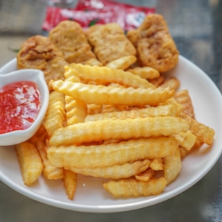 6. الأطعمة المصنعة