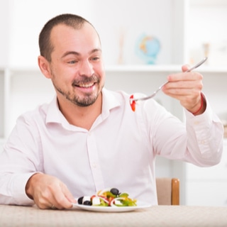 2. تناول الطعام بشكل سليم 