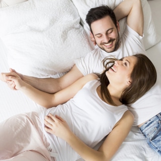 1. الاسترخاء قبل ممارسة الجنس