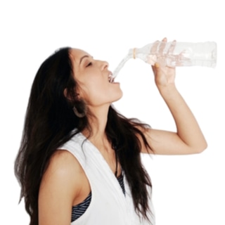 1. شرب الماء