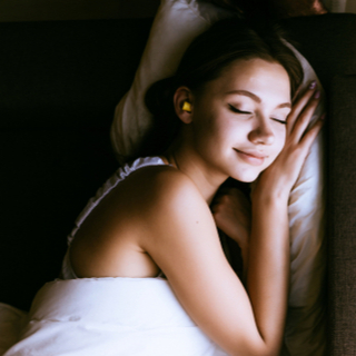 5. النوم طيلة الوقت بملابسك الداخلية 5. النوم طيلة الوقت بملابسك الداخلية