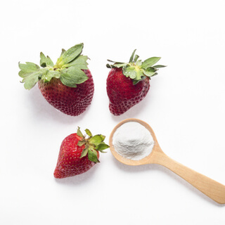 3. خليط الفراولة وبيكربونات الصوديوم