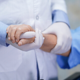 الأعراض التي تستوجب الاتصال بالطبيب فورًا