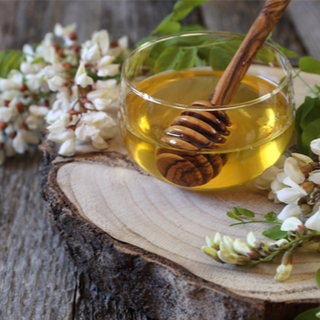 1. عسل الأكاسيا