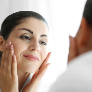 ملاحظة ملمس البشرة