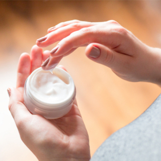 ترطيب البشرة