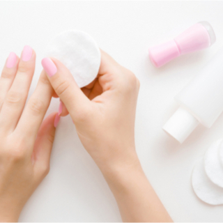 استخدام مزيل الطلاء الخالي من الأسيتون