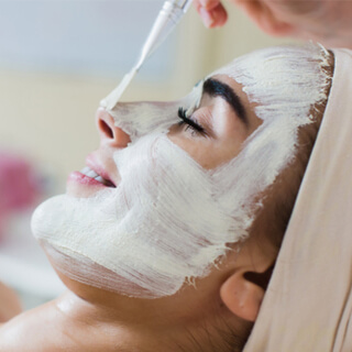 2. التقشير الكيميائي المتوسط