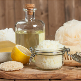 7. تقشير البشرة الجافة طبيعيًا