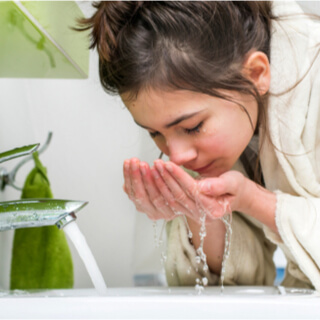 غسل البشرة وتنظيفها 