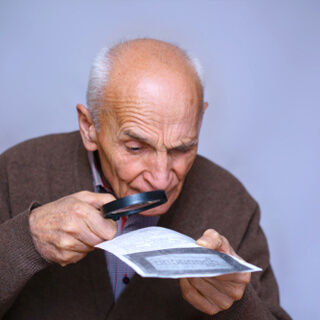 10. الثقب البقعي لدى الأشخاص فوق سن 60 10. الثقب البقعي لدى الأشخاص فوق سن 60