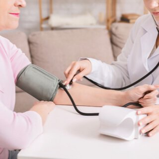 3. يُحسن مستويات الجلوكوز وضغط الدم الانقباضي