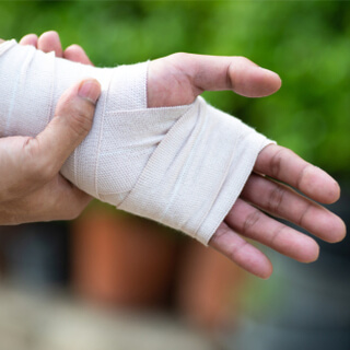 5. الأغطية المرنة والضمادة المثلثة 5. الأغطية المرنة والضمادة المثلثة