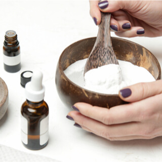 طريقة تحضير مقشر زيت جوز الهند وصودا الخبز 