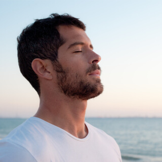 1. طريقة التنفس الصحيحة عبر الأنف والفم