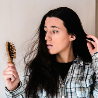 3. تساقط الشعر