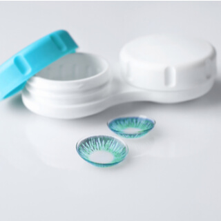 العدسات اللاصقة