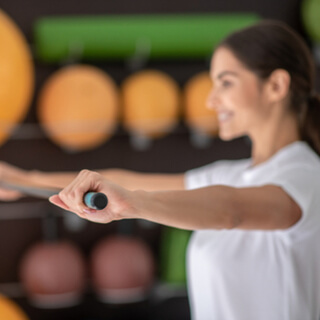 1. تمرين العصا (Wand exercise) 1. تمرين العصا (Wand exercise)