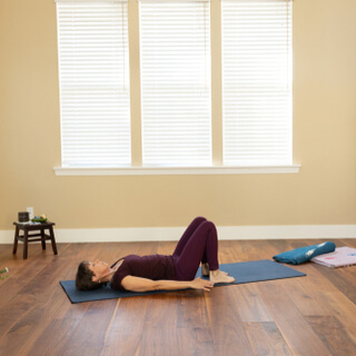 تمرين مد الساقين