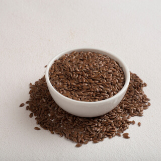 3. تناول بذور الكتان 