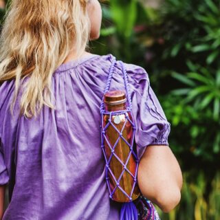 2. احمل زجاجة الماء معك أينما تذهب