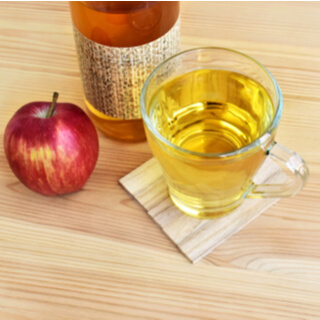 4. خل التفاح (Apple cider vinegar)